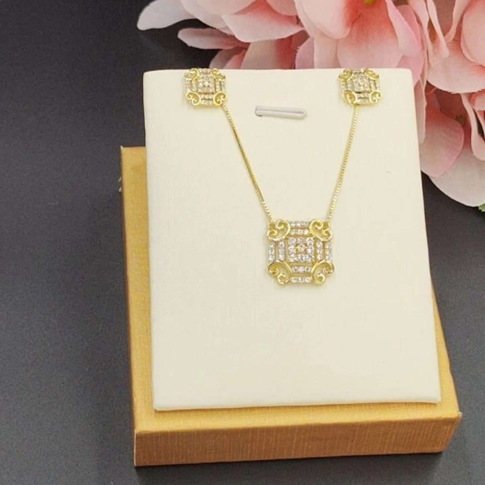 Elegant Gold plated and Silver Women's Jewelry Set - Picture 2 of 8
